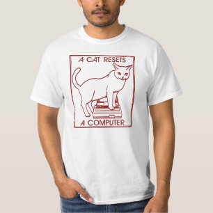 Een kat stelt een computer terug t-shirt