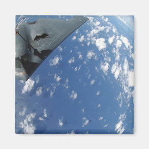 Een KC-135 Stratotanker vult een B-2-geest Magneet