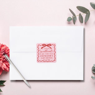 Een klein lieverdje is op komst Meisje Baby Shower Vierkante Sticker