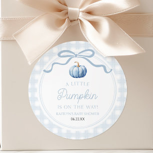 Een Klein Pompoen Blauw Lint Herfst Baby Shower Ronde Sticker