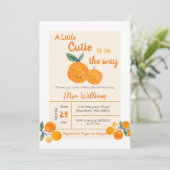 Een klein schatje is onderweg op uitnodiging (Staand voorkant)