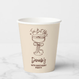 Een kleine beetje oudere espresso martini 30e verj papieren bekers