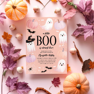 Een kleine boe heeft bijna een Halloween Baby show Kaart