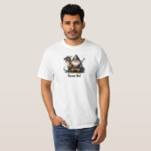 Een kleine Gnome Warrior poseren met zijn draak T-shirt (Voorkant volledig)