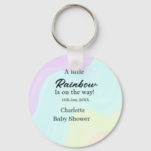 Een kleine regenboog is op komst baby shower naam sleutelhanger