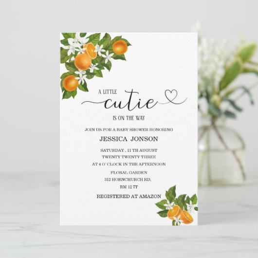 Een kleine stropdas is onderweg naar baby shower kaart (Staand voorkant)