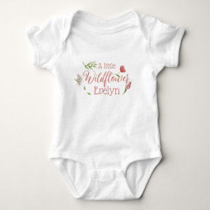 Een kleine wildflower baby meisje romper