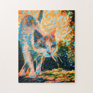 Een kleurrijke kat die tegen zonlicht op de muur l legpuzzel