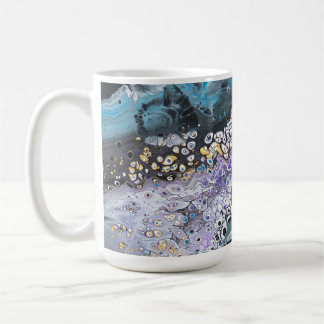 Een koffie mok met zwart en blauw origineel artwor