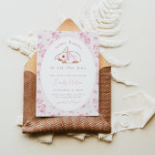 Een konijn is onderweg op Baby shower Invite. Pase Kaart