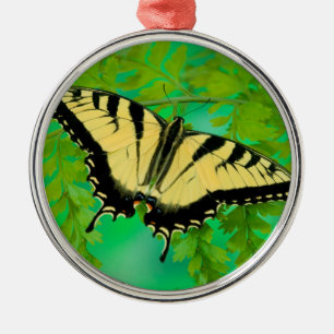 Een Koningsvlinder Landend Metalen Ornament