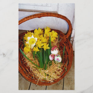 Een korf van gele diaffodils en paasgriep briefpapier