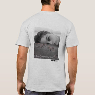Eén kosmische ziel onderwater dromerige surreële o t-shirt