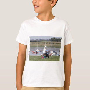 Een kunstenaar in Bosham Harbour, West Sussex, Eng T-shirt