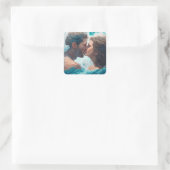 Een kus in de golven vierkante sticker (Tas)