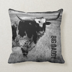 Een kussen met een Texas Long horn erop gooien