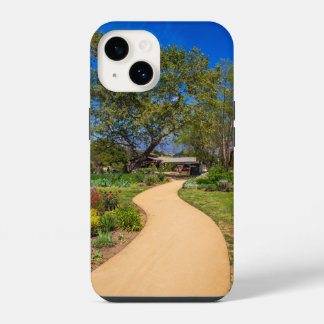 een lang kronkelend voetpad bij Descanso Gardens iPhone 14 Hoesje