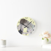 Een liefhebbende tekening van een meisje dat een k ronde klok (Huis)