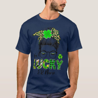 Eén Lucky ER Nurse Messy Bun Shamrocks St Patrick' T-shirt