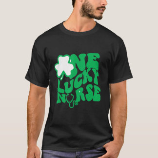 Eén Lucky Nurse Scrub Rn Icu er St Patricks Day Nu T-shirt