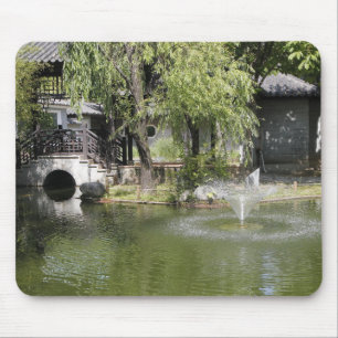 Een magische fontein in een Chinese tuin Muismat