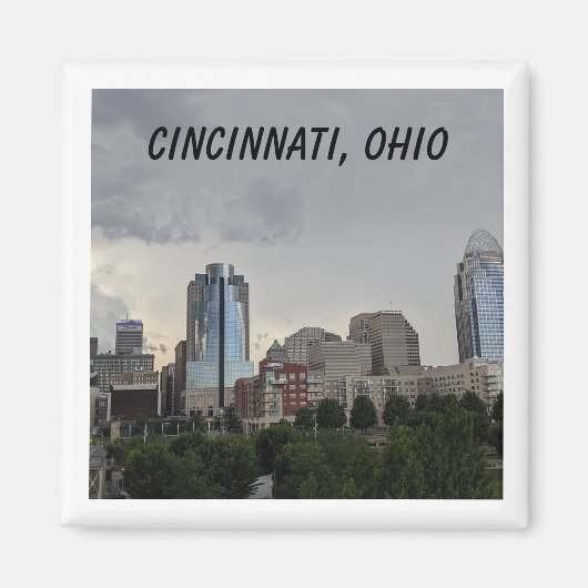 Een magneet met een stadsfoto van Cincinnati, Ohio (Voorkant)