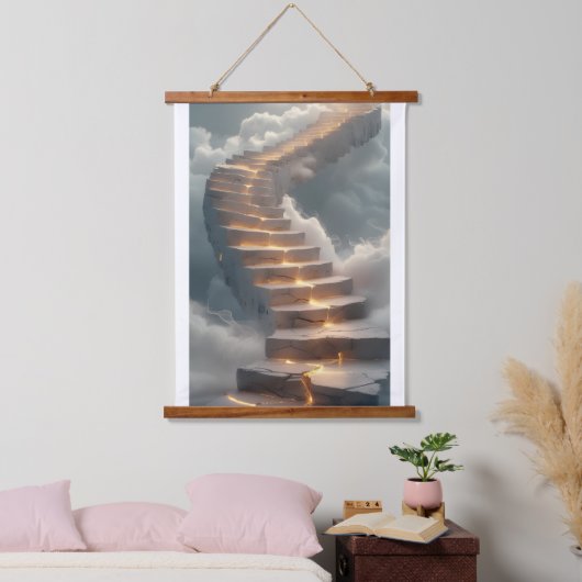 Een majestueuze, gebogen trap samengesteld uit lum hangend wandkleed (Slaapkamer)