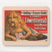 Een Man met Leeuwenkop voorlezen Shakespeare, 1913 Muismat (Voorkant)