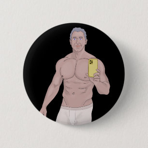 Een man met spiergrijze haren die een selfie innee ronde button 5,7 cm