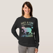 Een meisje dat van Capybaras houdt T-shirt (Voorkant volledig)