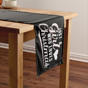 Een meisje dat van kerst houdt korte tafelloper