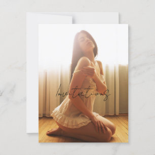 Een meisje in een Lace Pajama Shirt Briefkaart