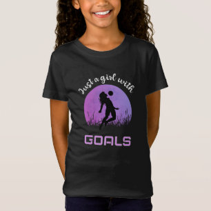 Een meisje met mooie doelen voetbal t-shirt
