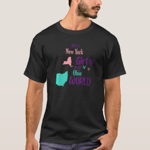 Een meisje uit New York in een Ohio-wereld T-shirt
