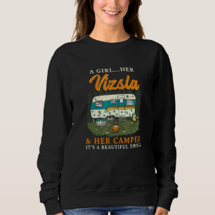 Een meisje van haar Vizsla en haar Camper Hongaars Trui