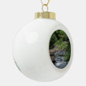 Een miniatuur waterval keramische bal ornament (Links)