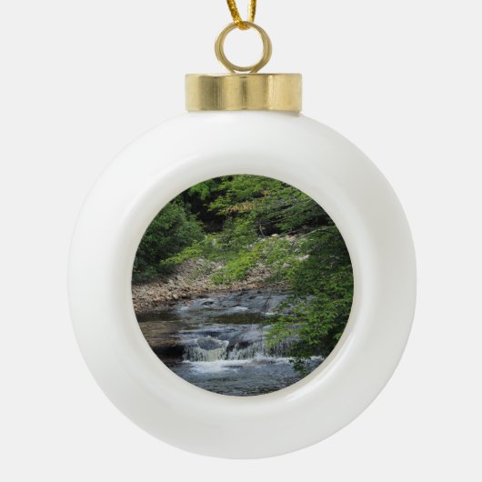 Een miniatuur waterval keramische bal ornament (Voorkant)