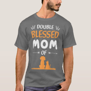 Een moeder die van haar kat houdt... t-shirt