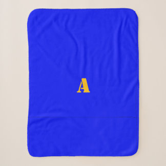 Een monogram blauwe fleece deken