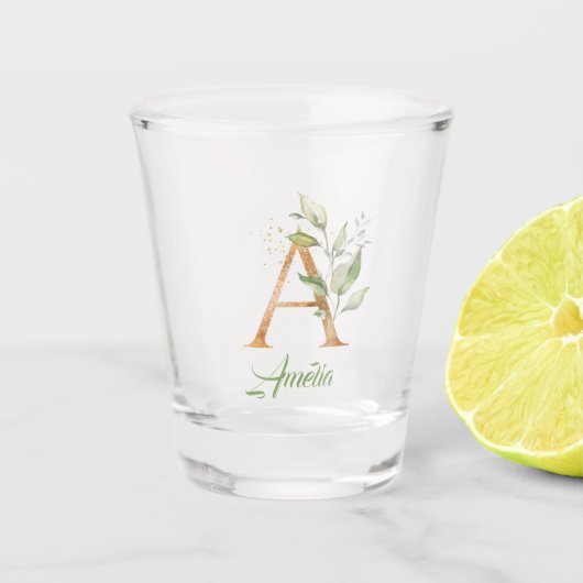 Een monogram groene eucalyptusgoudglitter shot glas (Voorkant)