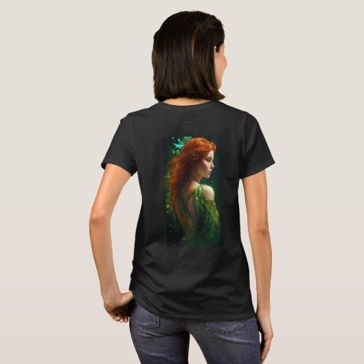 Een mooie rode hoofdvrouw met groene ogen gericht t-shirt (Achterkant volledig)