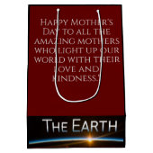 Een mooie, vrolijke Moederdag met liefde Medium Cadeauzakje (Achterkant)