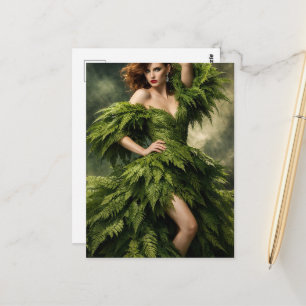 Een mooie vrouw in een varenbladjurk briefkaart