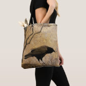 Een mysterieuze raaf draagtas (Dichtbij)