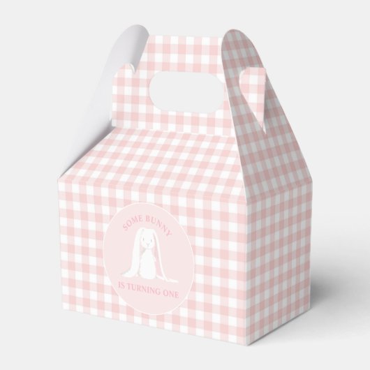 Een of andere Bunny is een roze Gingham Birthday Bedankdoosjes (Voorkant Zijde)