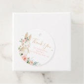 Een of andere konijn wordt een eerste verjaardag bedankjes labels (In situ)