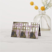 Een ongerept meer genesteld tussen besneeuwde berg (Achterkant)