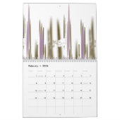 Een ongerept meer genesteld tussen besneeuwde berg kalender (Feb 2026)