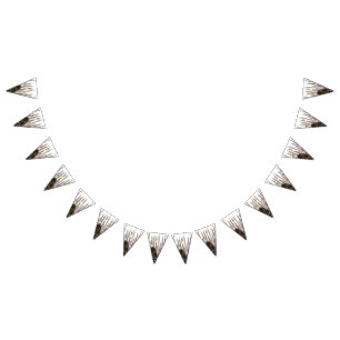 Een ongerept meer genesteld tussen besneeuwde berg vlaggetjes