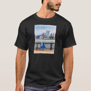Een ontspannen dag om te vissen t-shirt